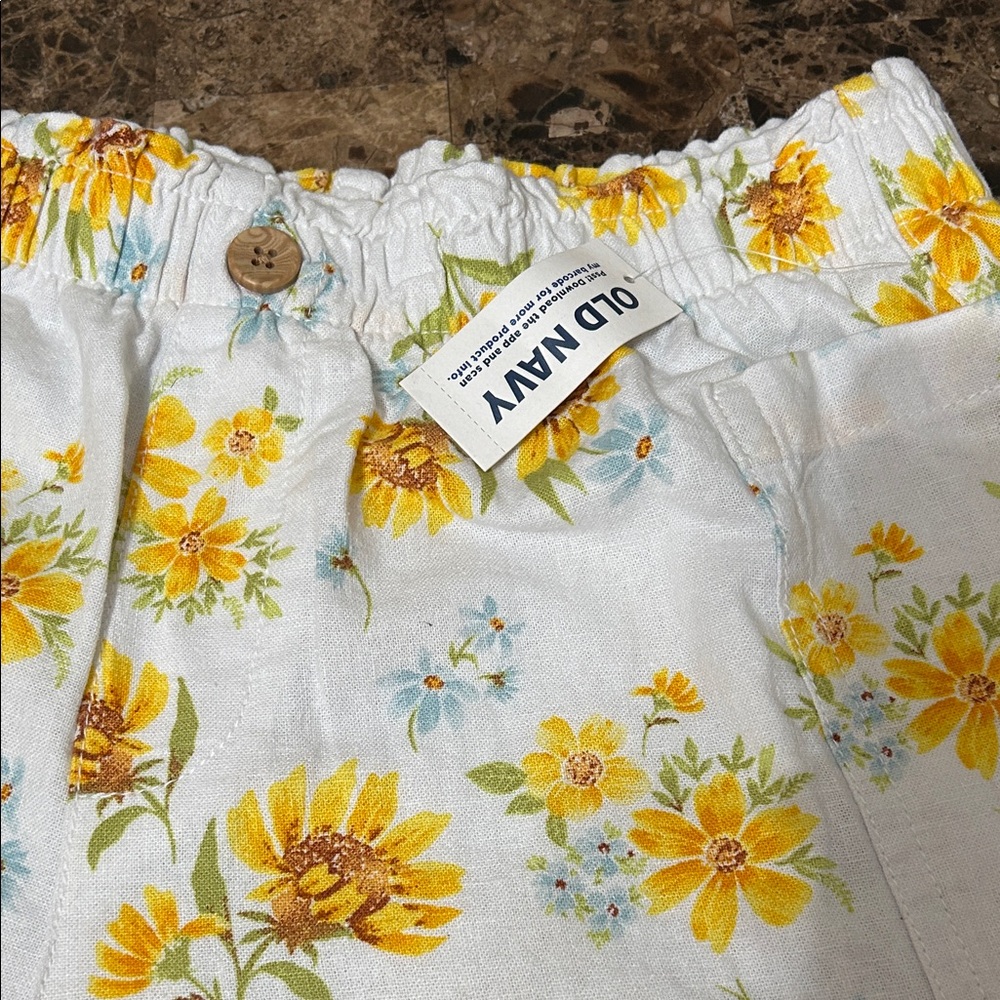 Old Navy Kids Floral Shorts - White and Yellow - Picture 3 of 4